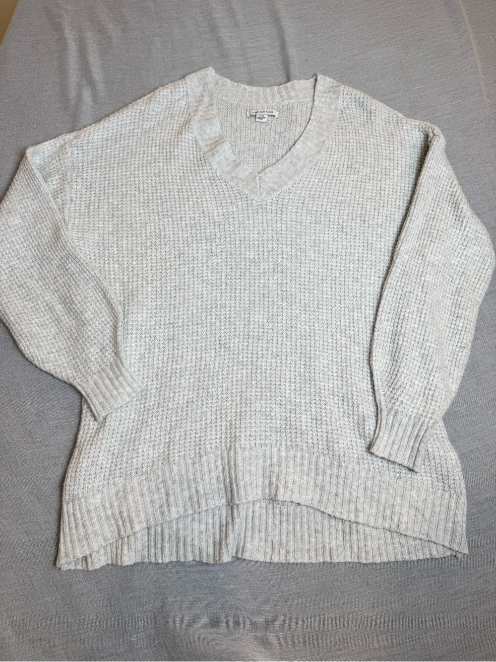 American Eagle Lightweight Gray Waffle Knit V-Neck Women's Sweater Size S